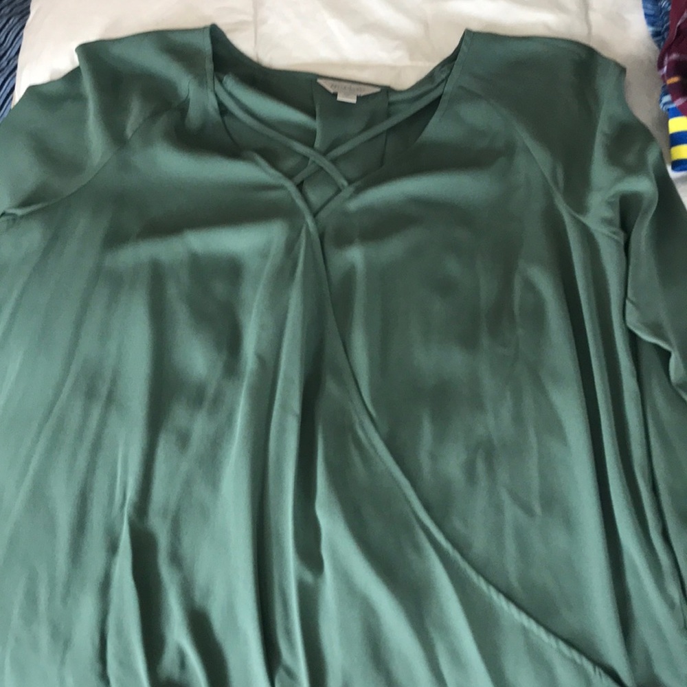 Mint green long sleeve hi/lo blouse